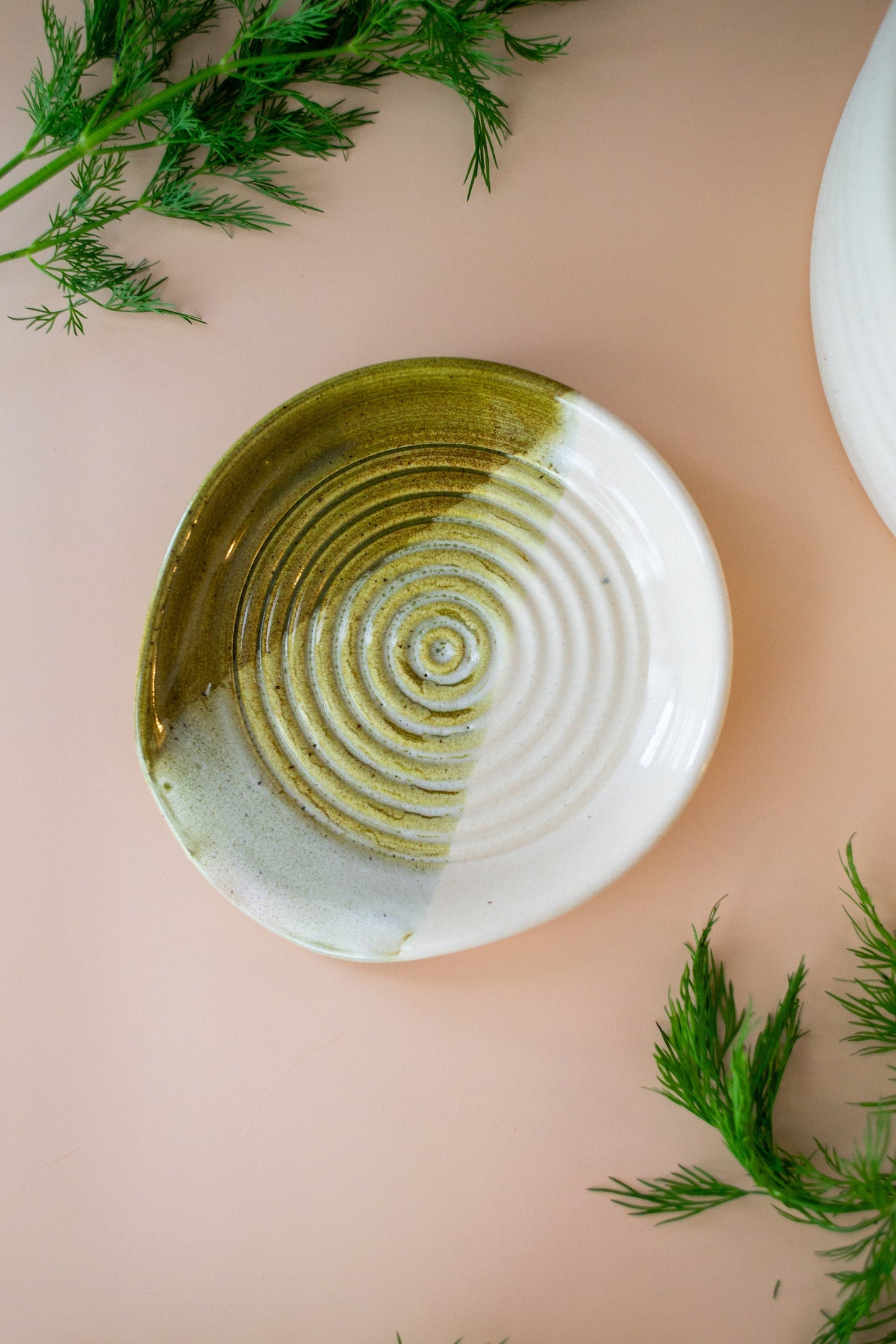 Ceramic Two-Toned Spoon Rest